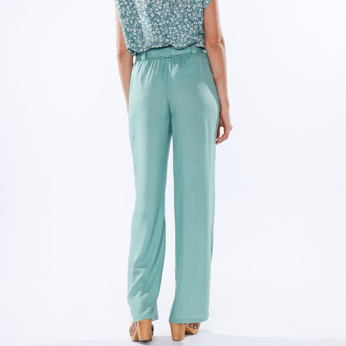 Blancheporte Jednobarevné široké kalhoty s páskem zelená 36