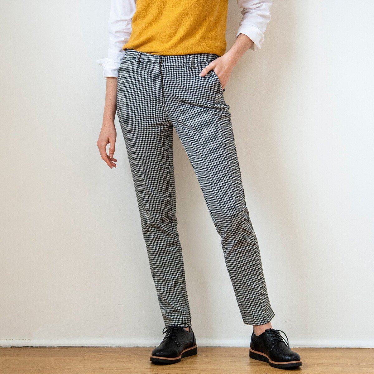 Blancheporte Úzké kalhoty s potiskem kohoutí stopy černábílá 38