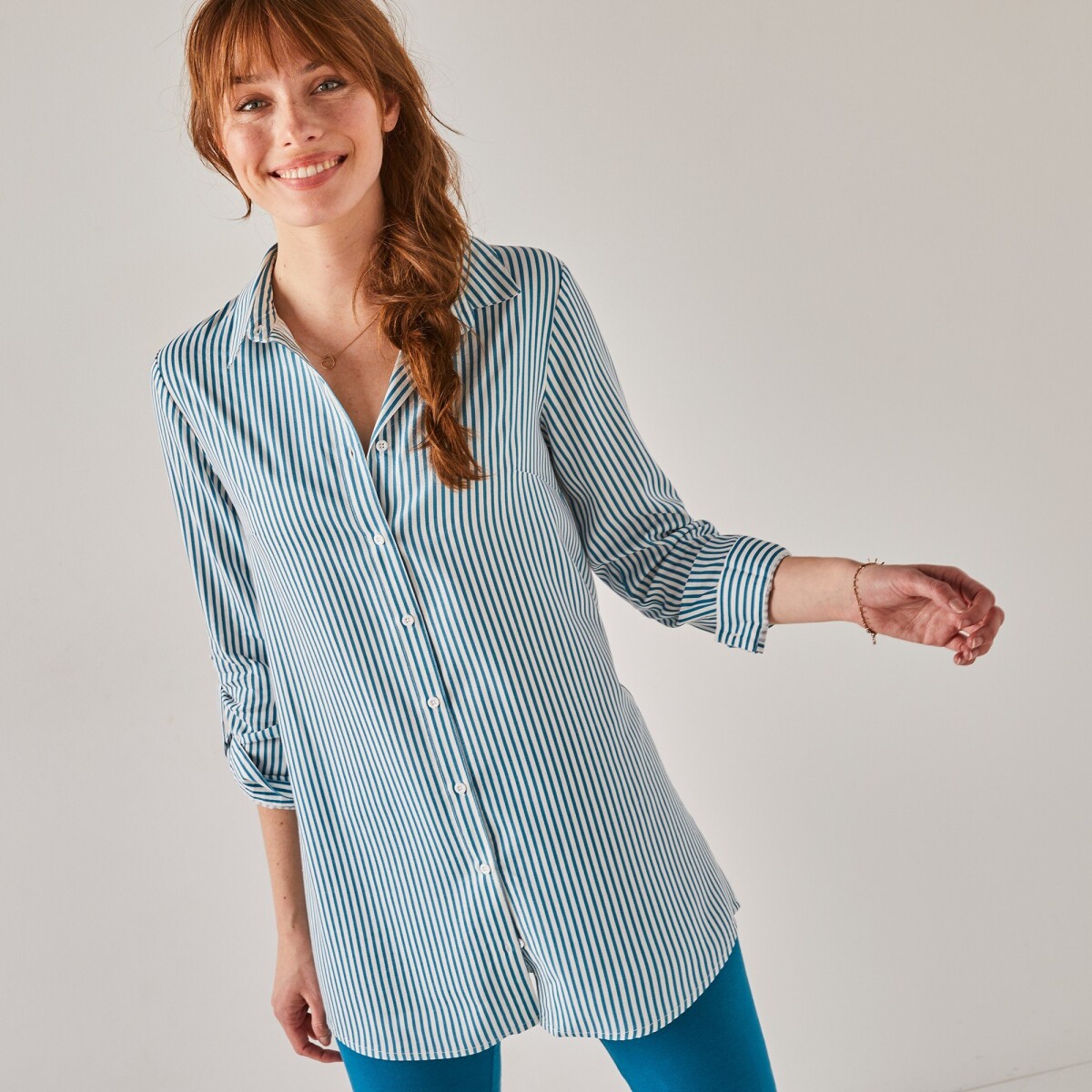 Blancheporte Prodloužená košile z krepu, proužkovaná modrábílá 36