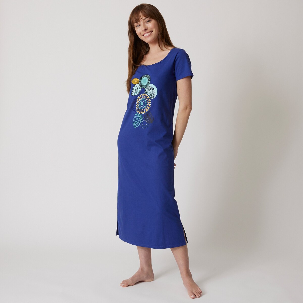 Blancheporte Dlouhá noční košile s motivem rozet a krátkými rukávy modrá 3840